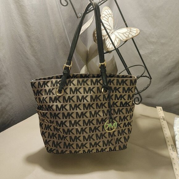 Michael Kors Black Signature Jet Set Monogram Shoulder Tote - Picture 1 of 7